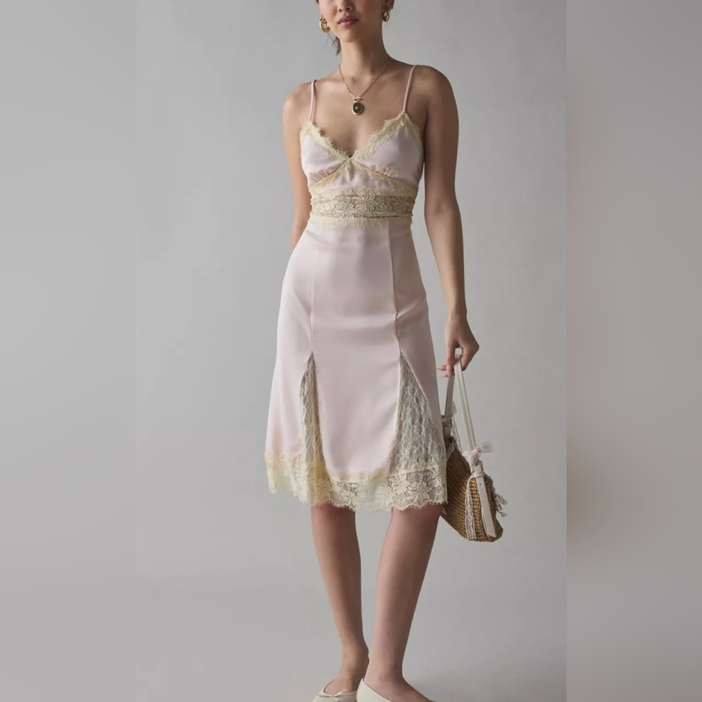 Kimchi Blue Dipped in Lace Satin Slip Midi Dress - Picture 4 of 14